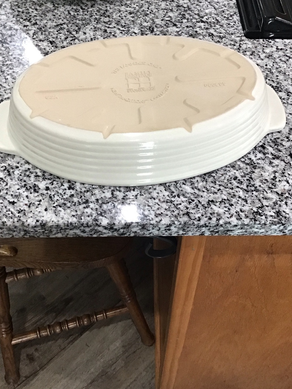 The Pampered Chef Cream Ceramic Oval Serving Platter with Handles